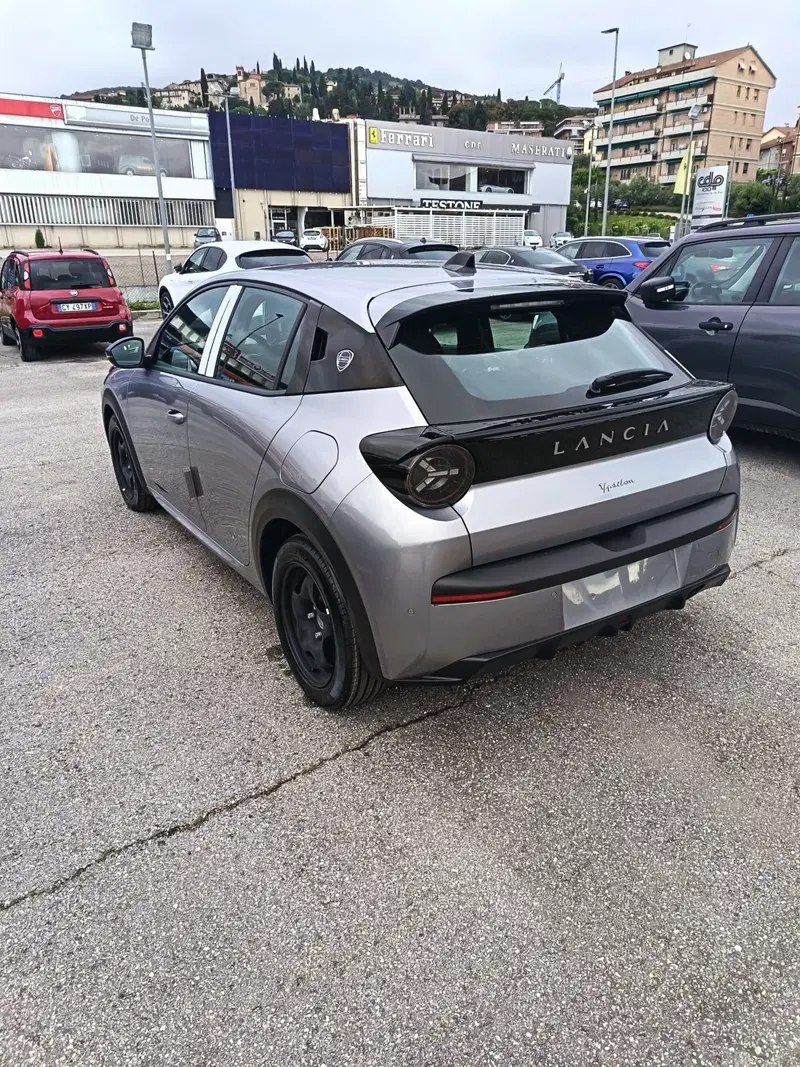 Lancia Ypsilon nuova a Perugia (4)