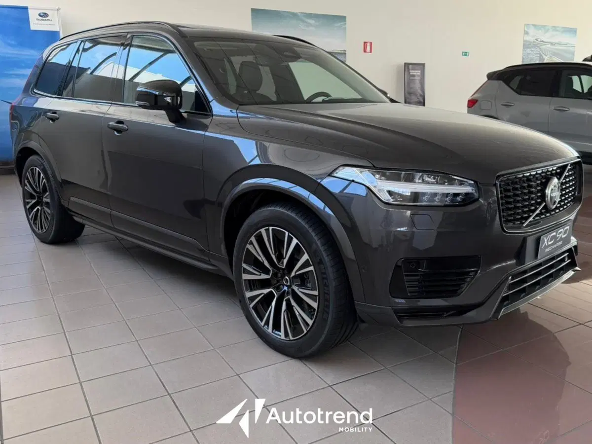 Volvo XC90 nuova a Bari (3)