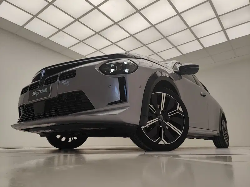 Lancia Ypsilon usata a Como (14)