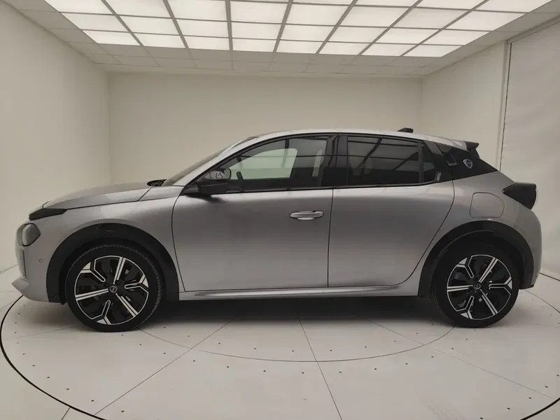 Lancia Ypsilon usata a Como (20)