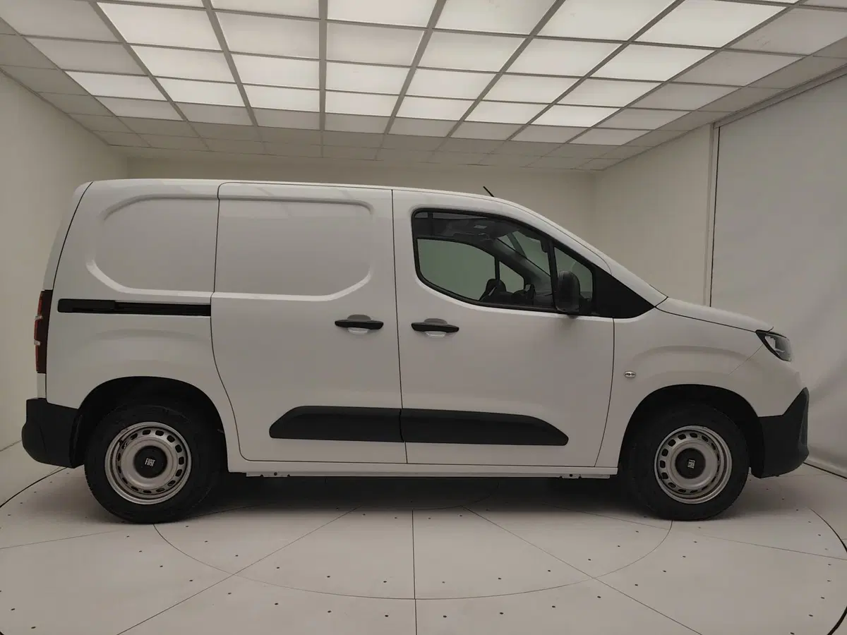Fiat Doblò Furgone nuova a Como (17)