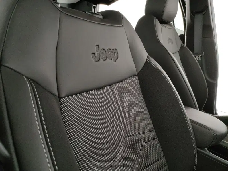 Jeep Avenger usata a Caserta (16)