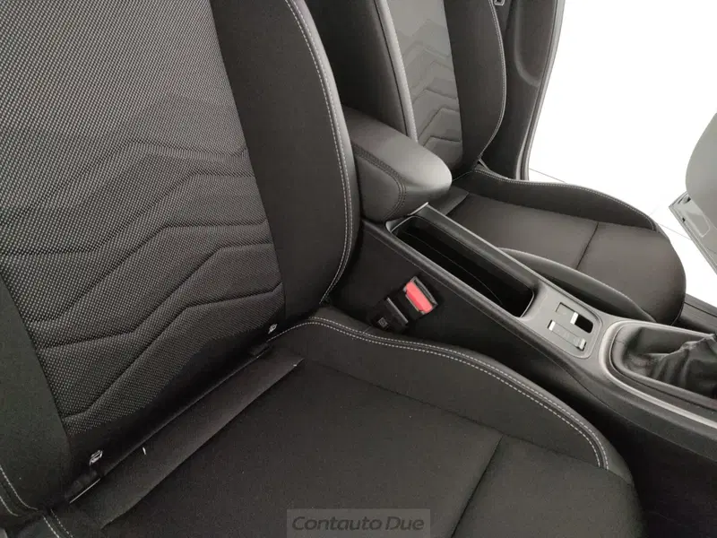 Jeep Avenger usata a Caserta (17)