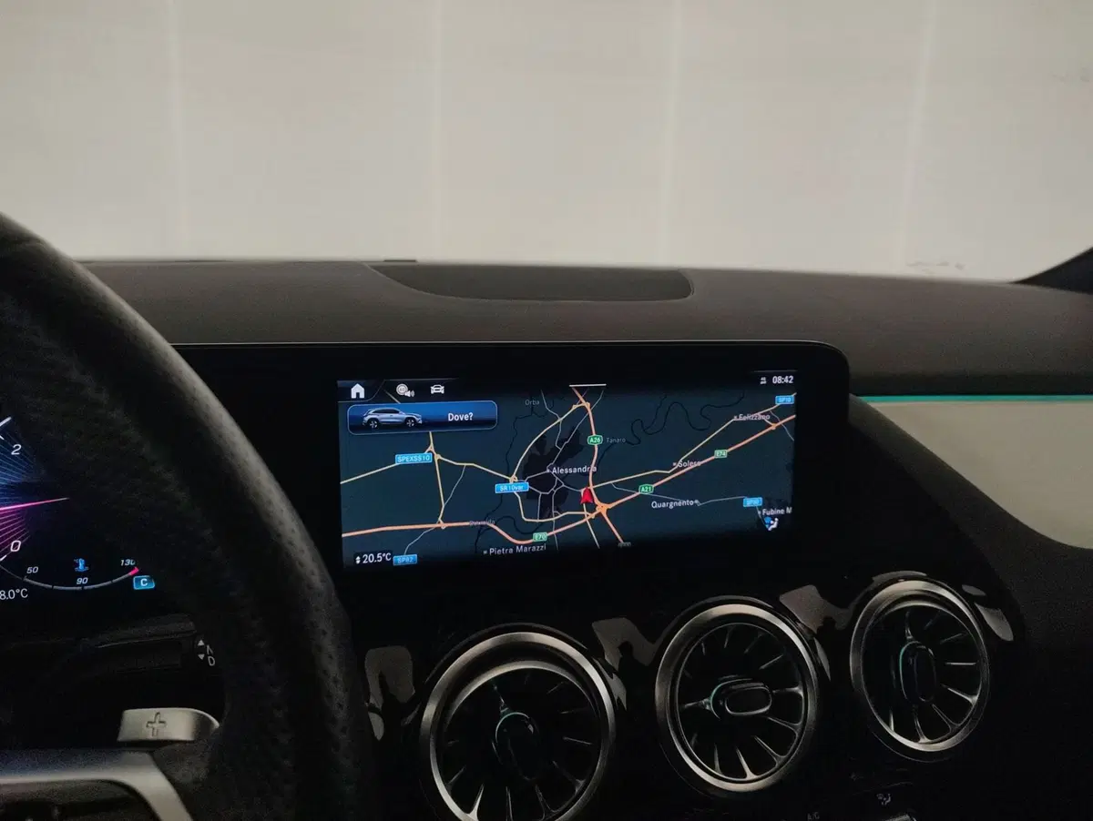 Mercedes-Benz GLA SUV usata a Genova (12)