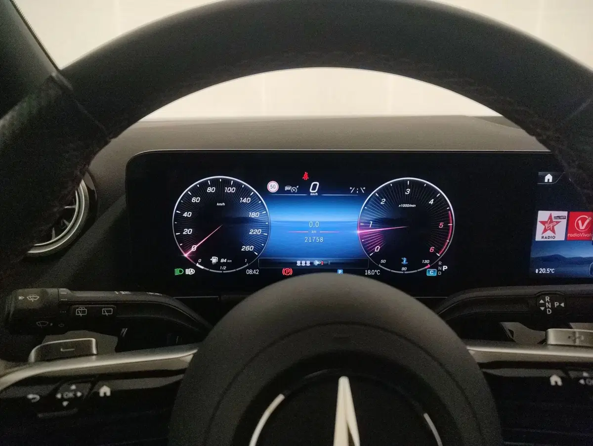 Mercedes-Benz GLA SUV usata a Genova (15)