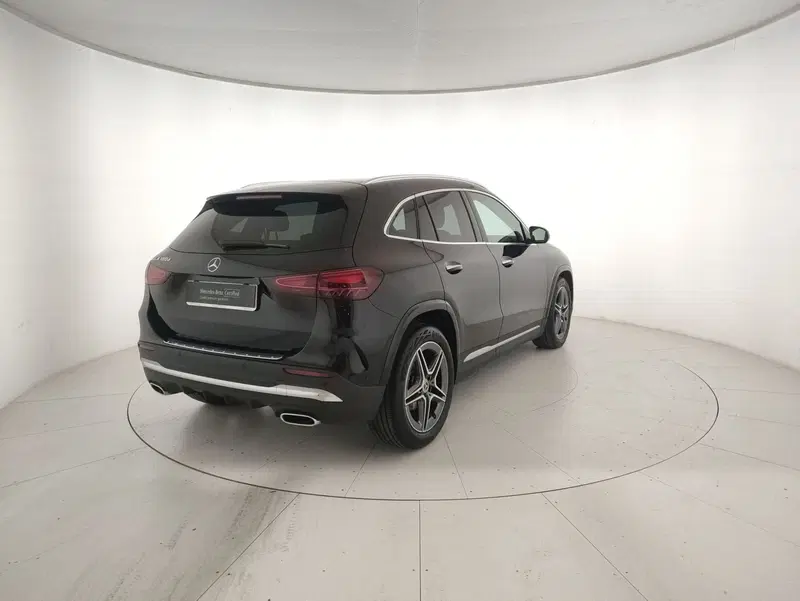 Mercedes-Benz GLA SUV usata a Genova (4)