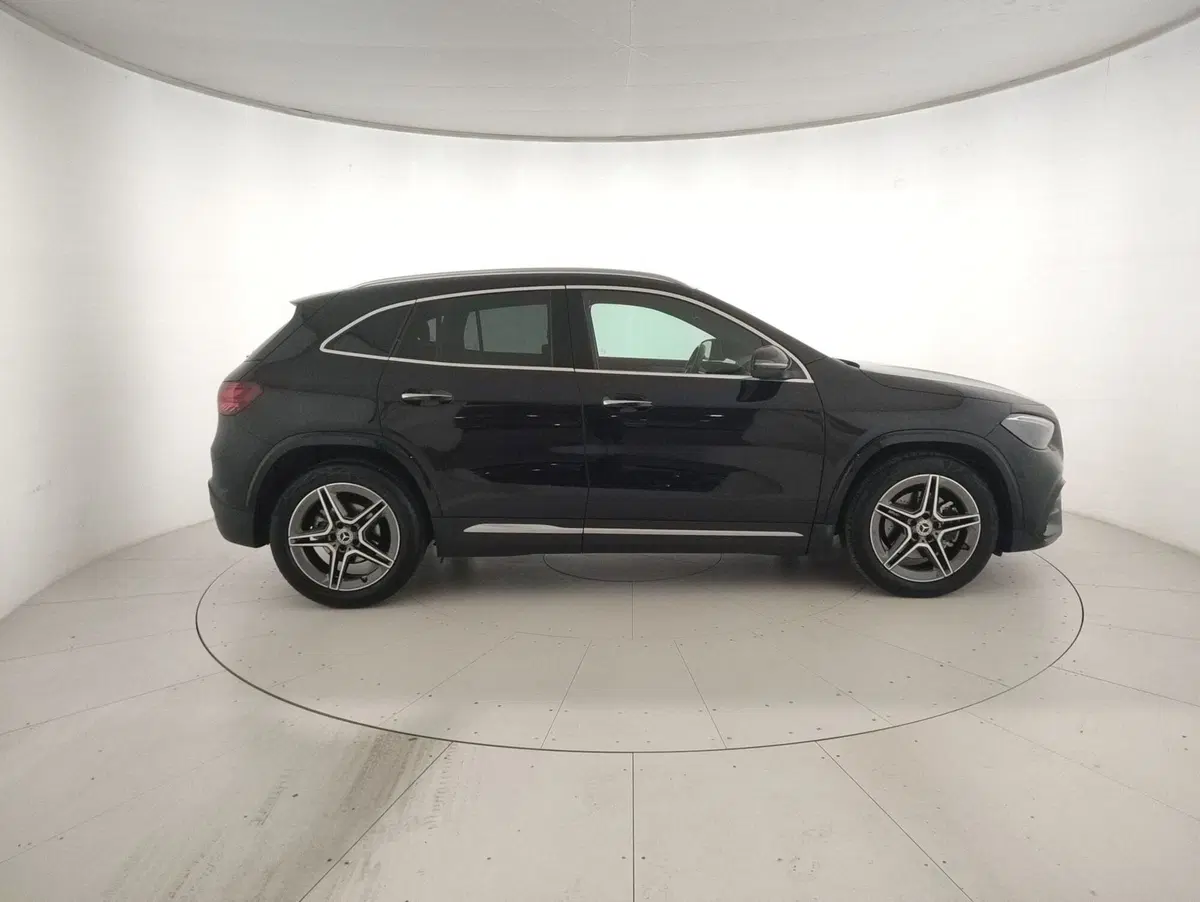Mercedes-Benz GLA SUV usata a Genova (5)