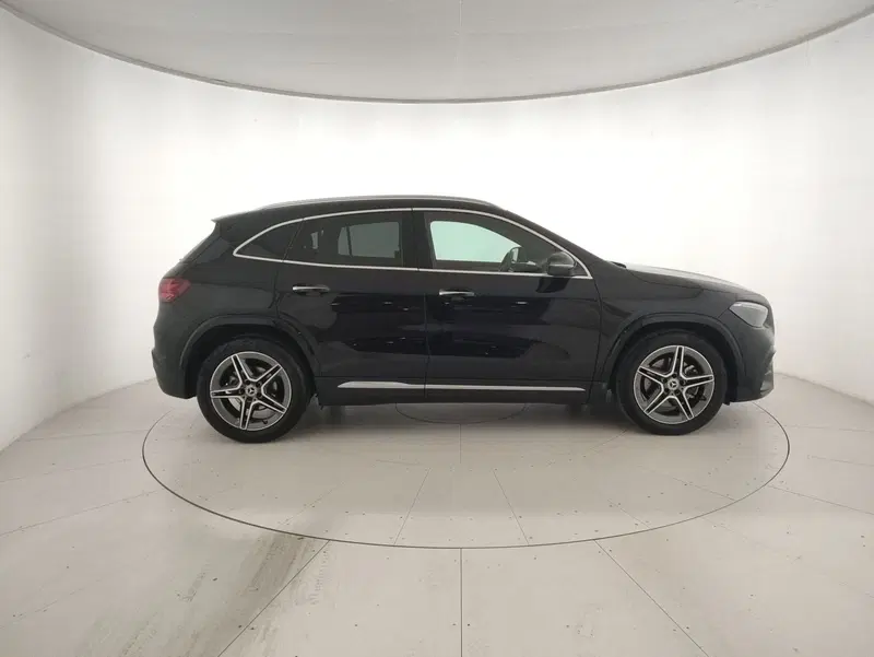 Mercedes-Benz GLA SUV usata a Genova (5)