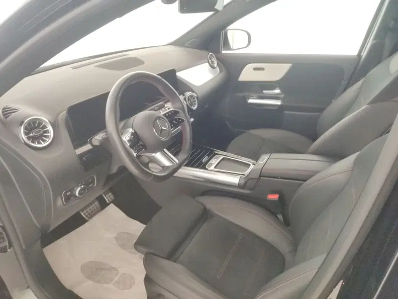 Mercedes-Benz GLA SUV usata a Genova (6)