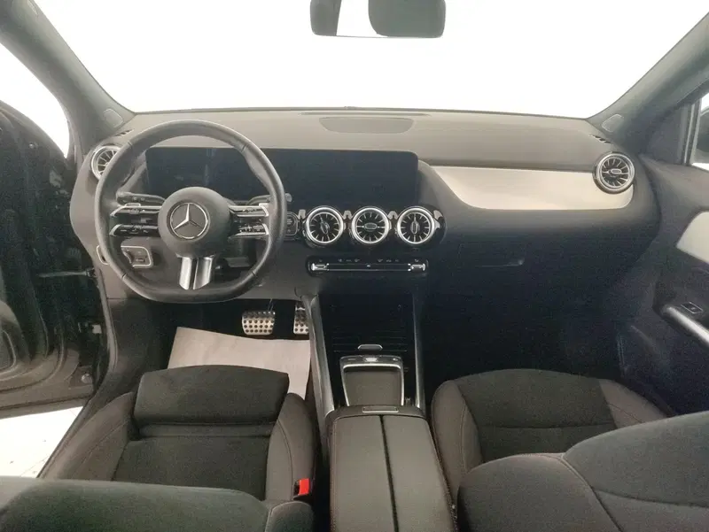 Mercedes-Benz GLA SUV usata a Genova (8)
