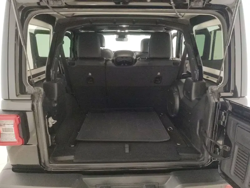 Jeep Wrangler Unlimited usata  (11)