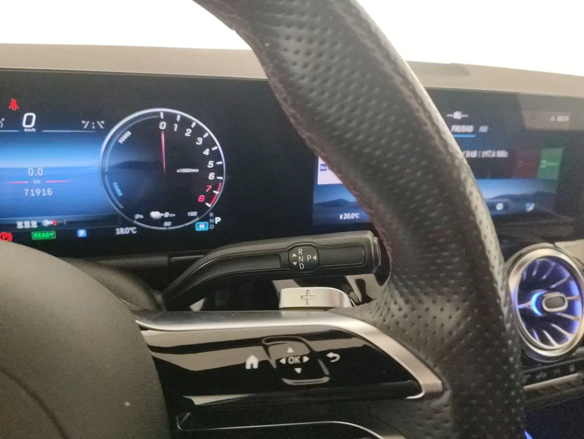 Mercedes-Benz GLA SUV usata a Alessandria (9)