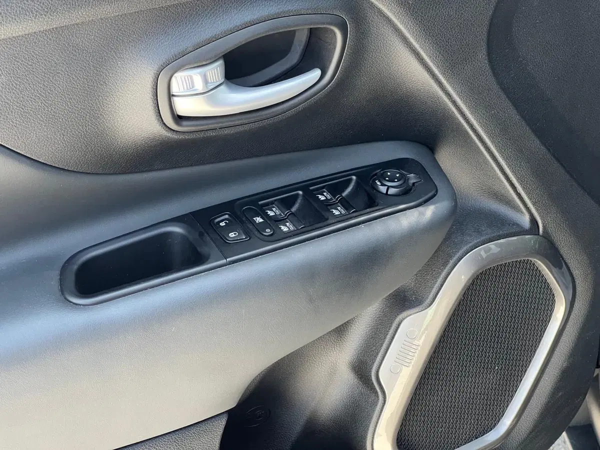 Jeep Renegade usata a Matera (19)