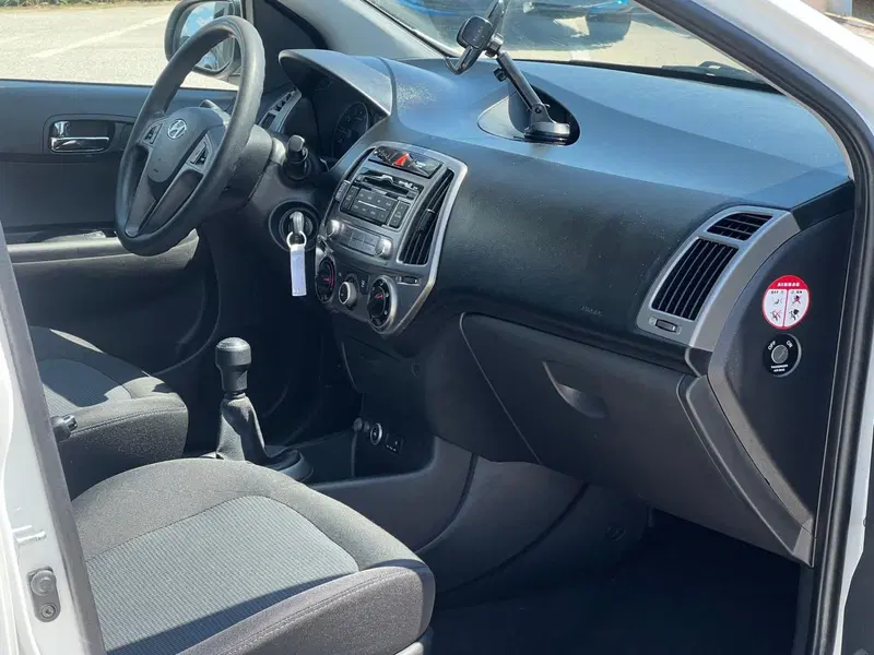 Hyundai i20 usata a Matera (14)