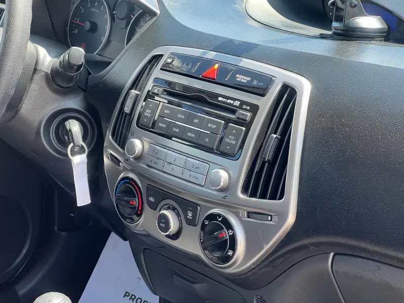 Hyundai i20 usata a Matera (15)