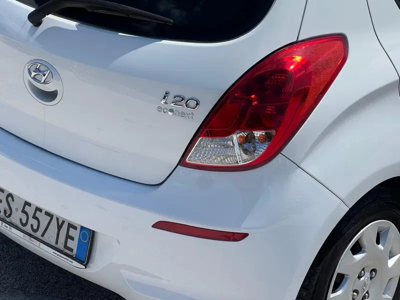 Hyundai i20 usata a Matera (8)