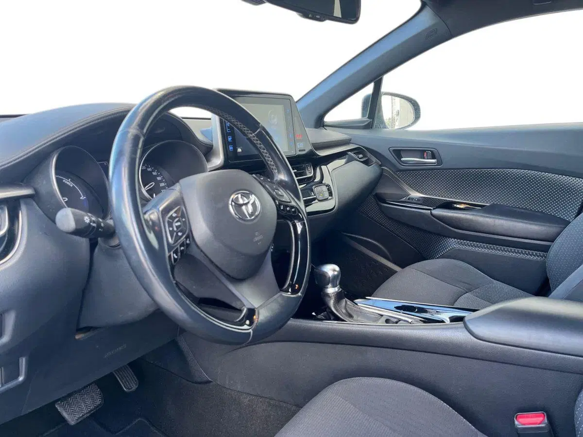 Toyota Toyota C-HR usata a Ragusa (7)