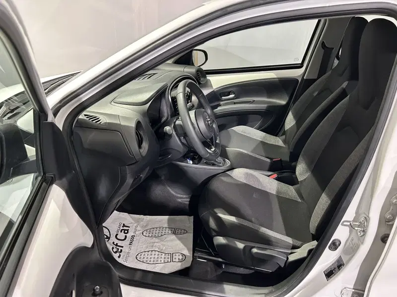 Toyota Aygo X usata a Milano (10)