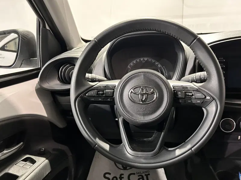 Toyota Aygo X usata a Milano (8)