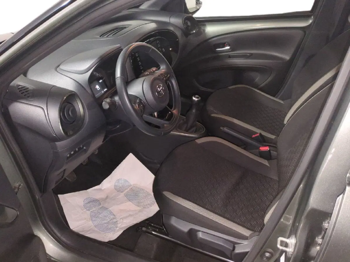 Toyota Aygo X usata a Milano (11)