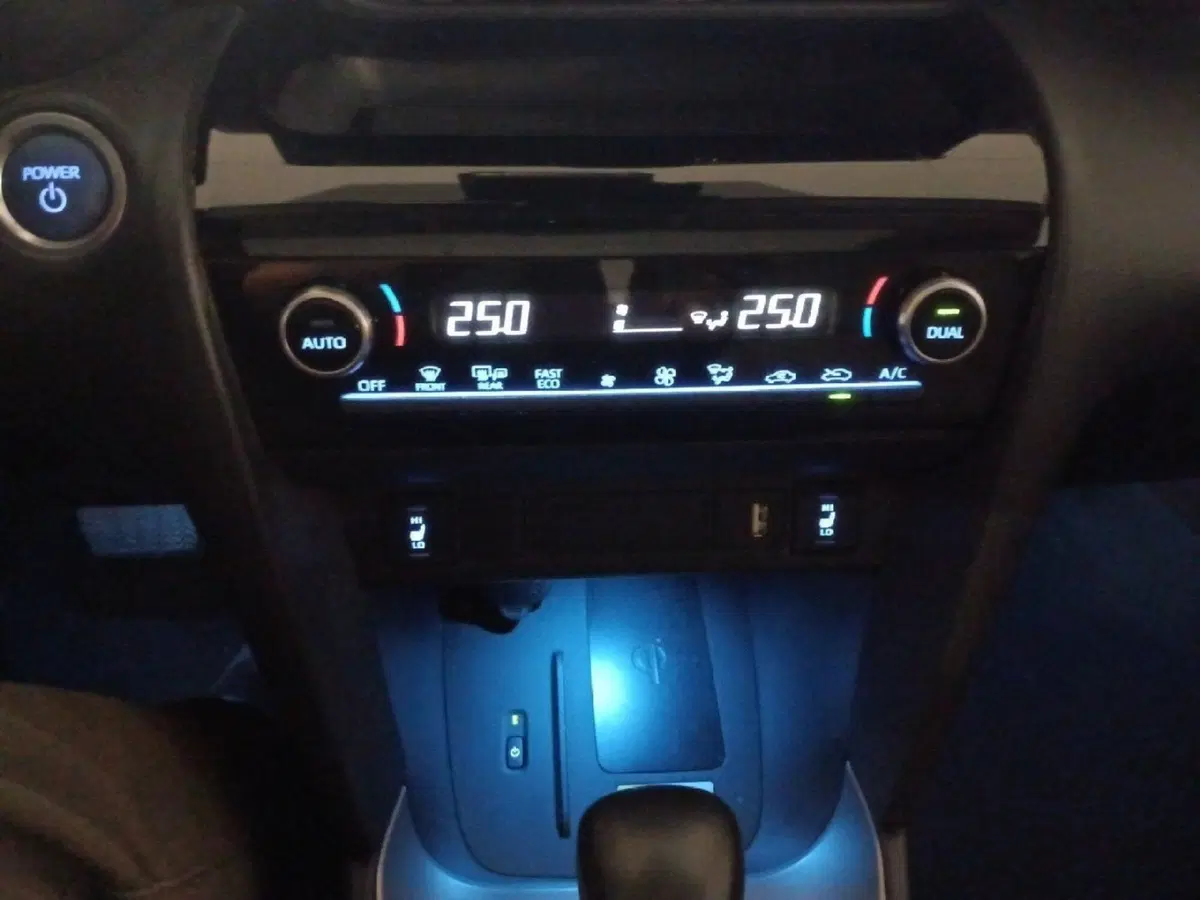 Toyota Yaris Cross usata a Milano (16)