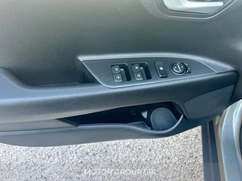 Kia Stonic usata a Napoli (15)