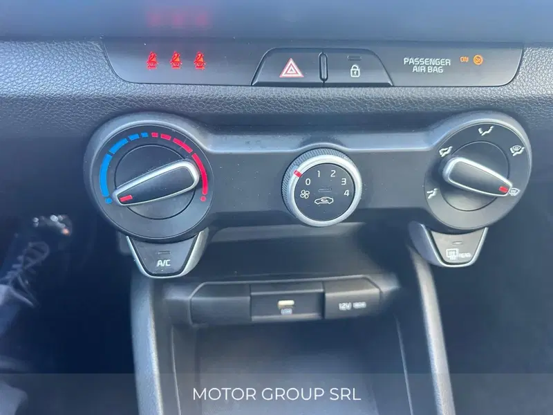 Kia Stonic usata a Napoli (19)