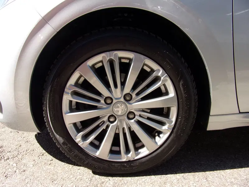 Peugeot 208 usata a Reggio Emilia (4)