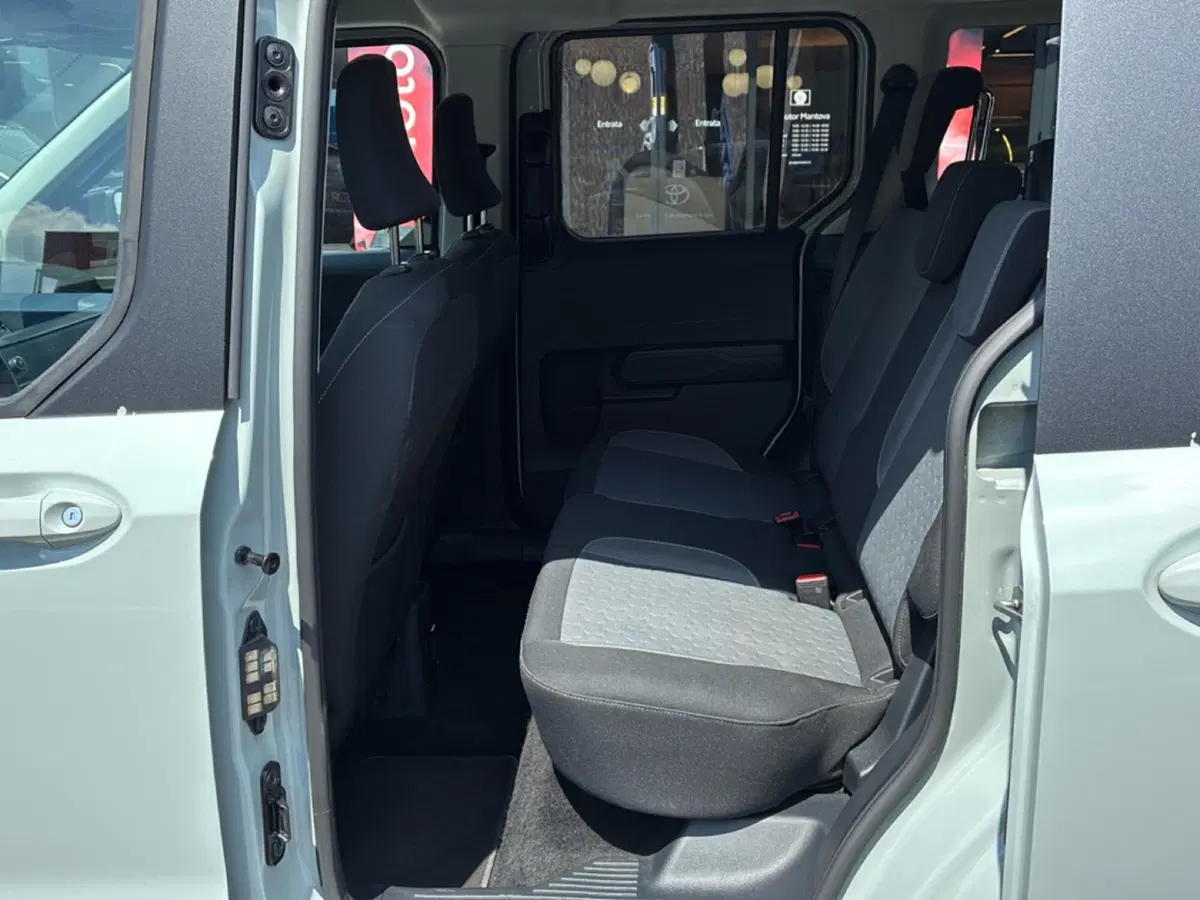 Ford Tourneo Courier usata a Mantova (15)