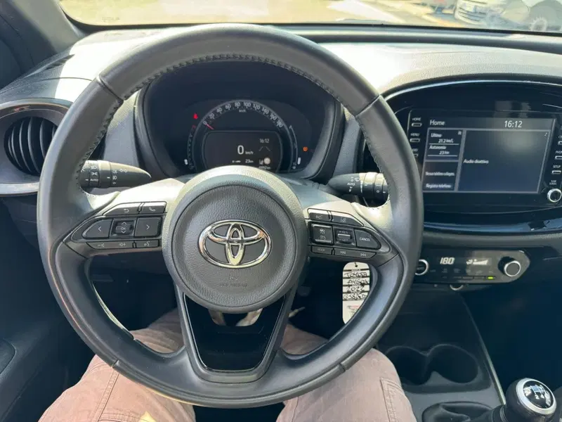 Toyota Aygo X usata a Bologna (11)