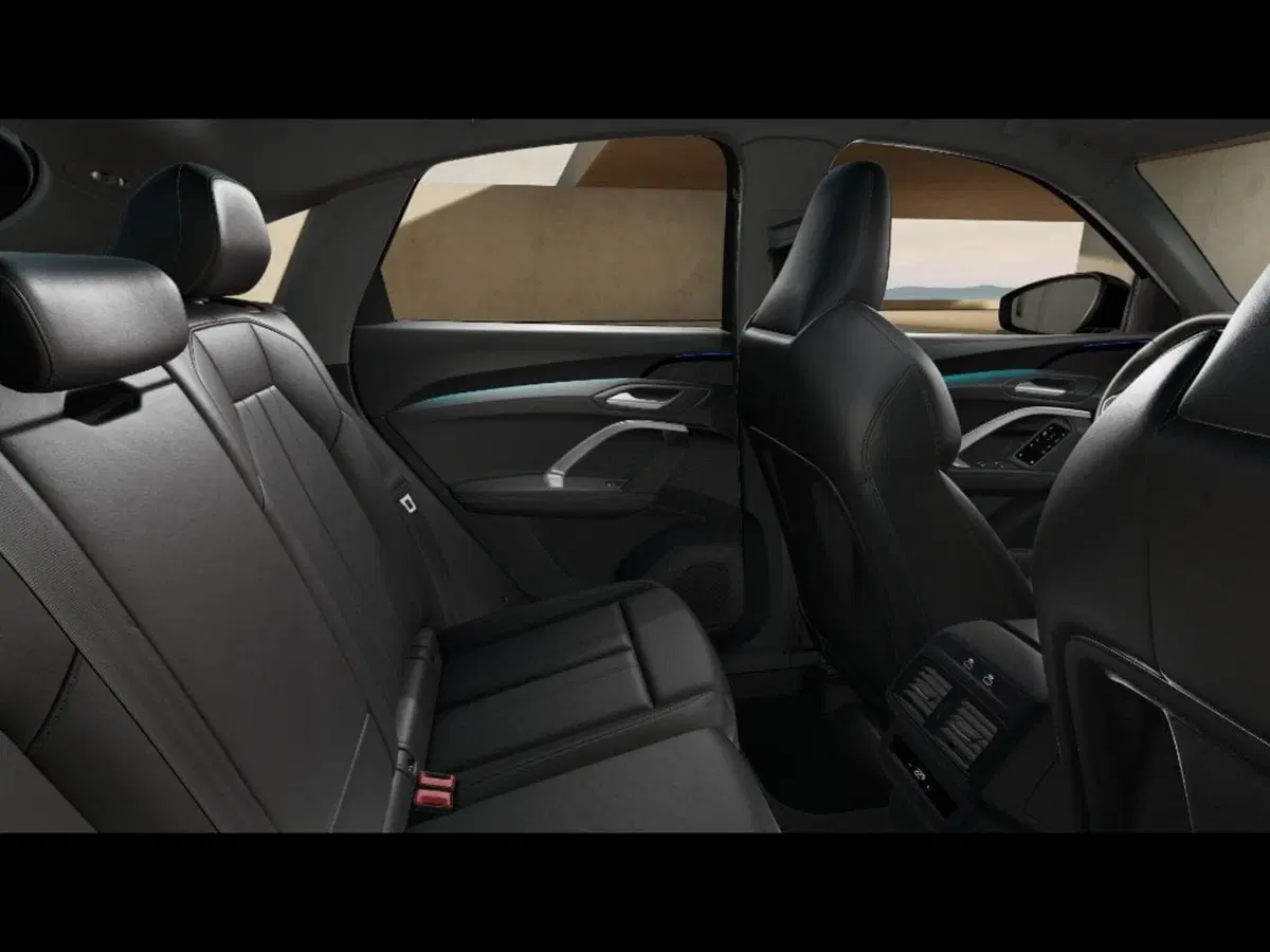 Audi Q4 Sportback nuova a Grosseto (10)