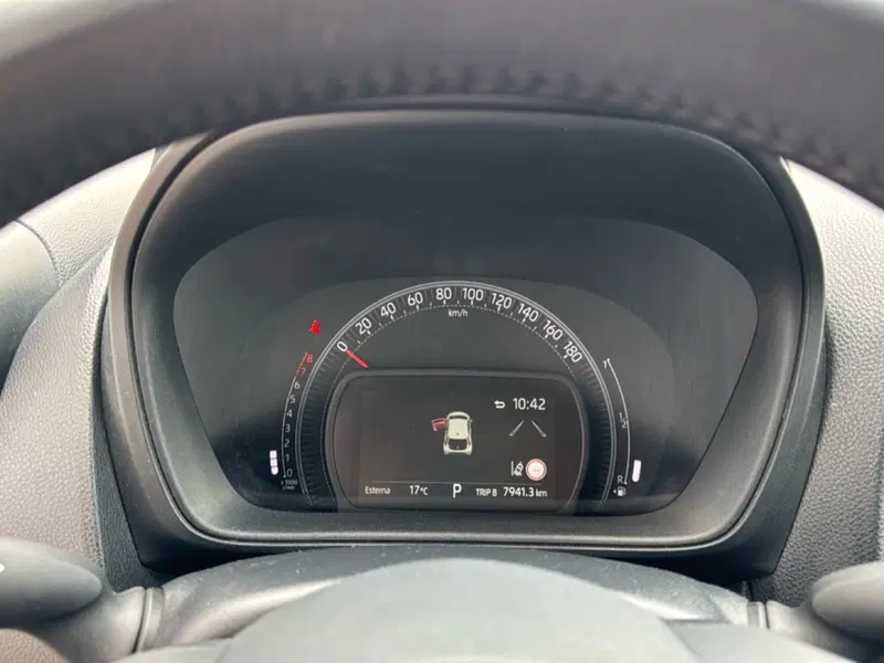 Toyota Aygo X usata a Ferrara (14)