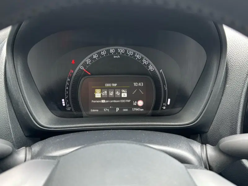 Toyota Aygo X usata a Ferrara (16)