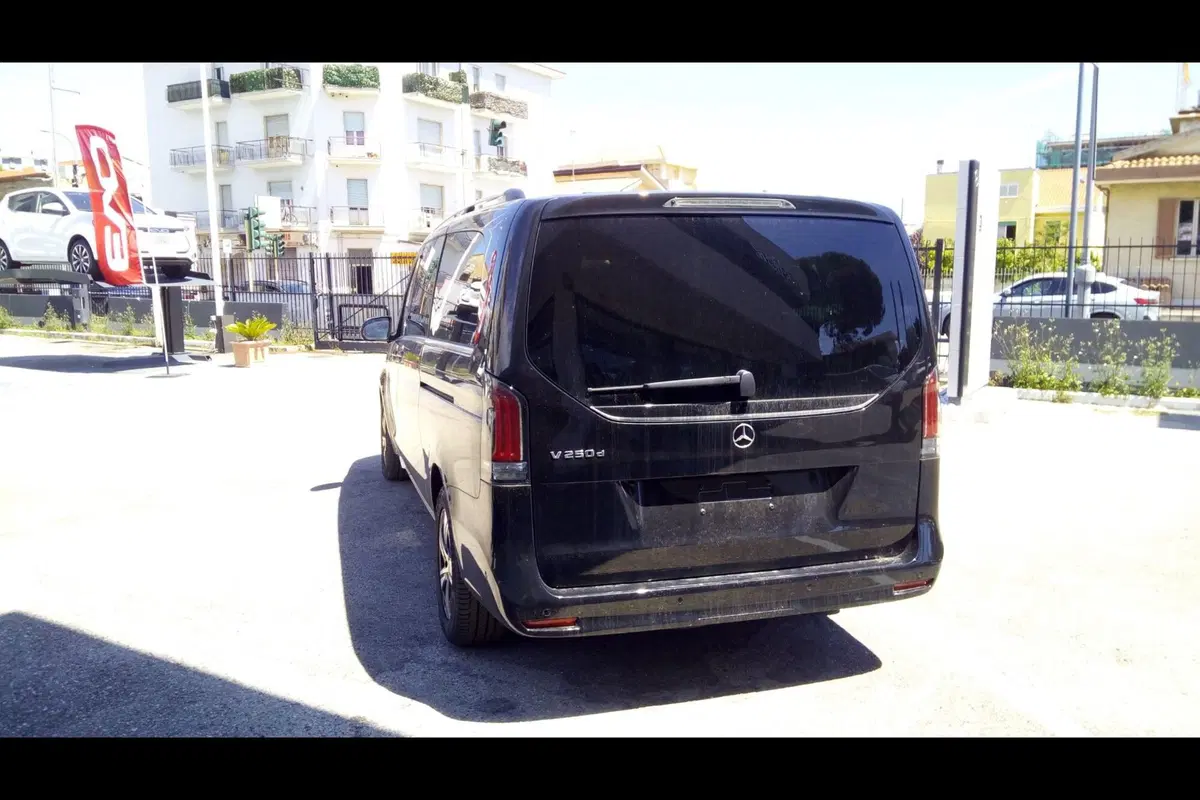 Mercedes-Benz Classe V nuova a Pescara (2)