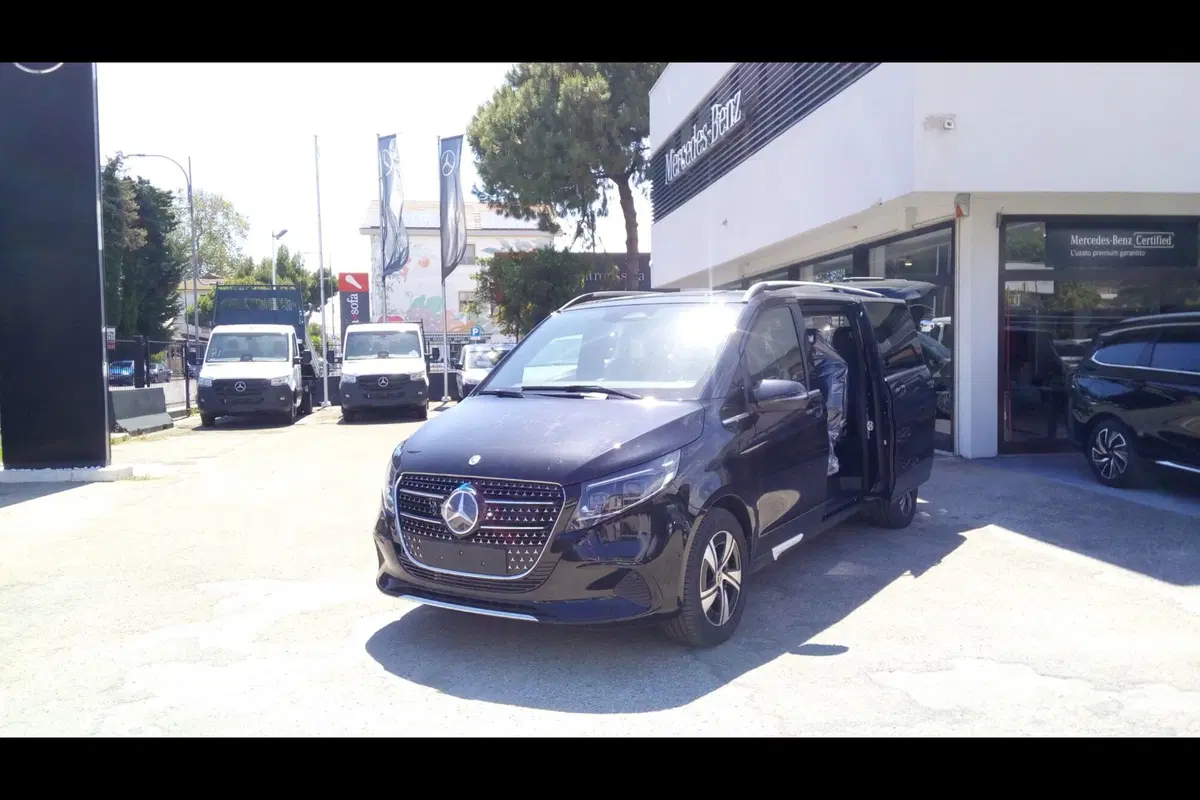 Mercedes-Benz Classe V nuova a Pescara (4)
