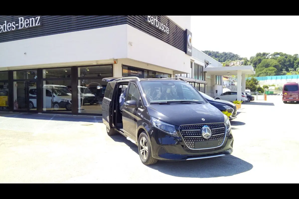 Mercedes-Benz Classe V nuova a Pescara (5)