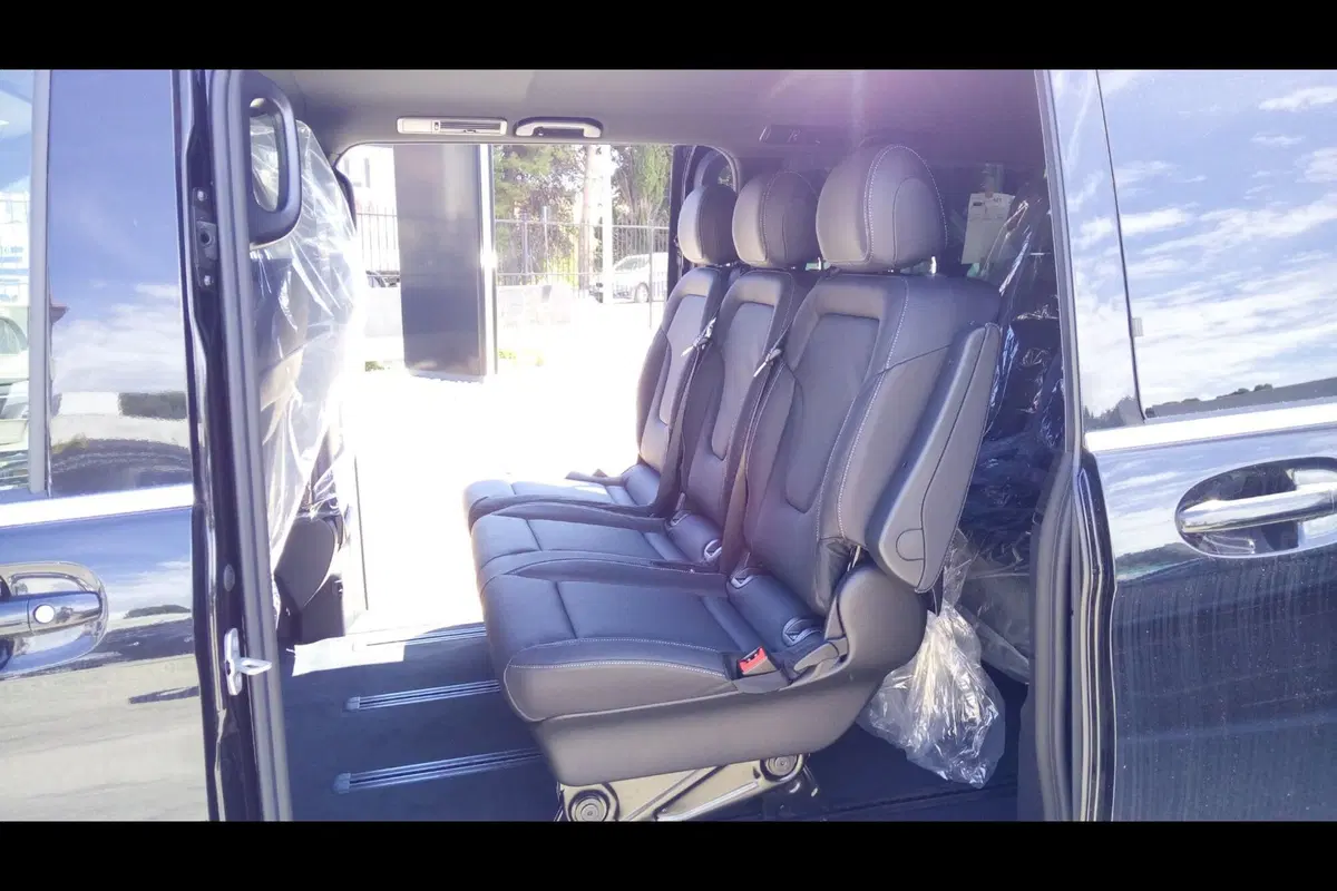 Mercedes-Benz Classe V nuova a Pescara (8)