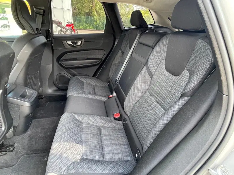 Volvo XC60 usata a Como (10)