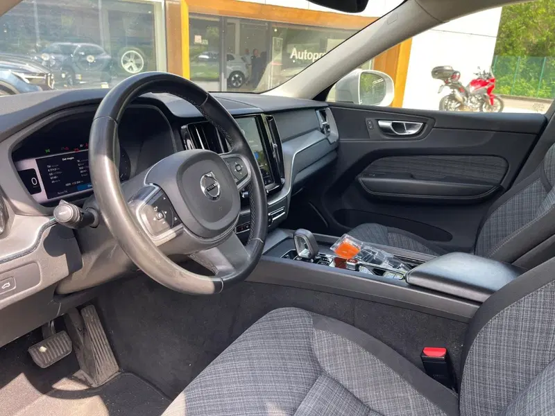 Volvo XC60 usata a Como (9)