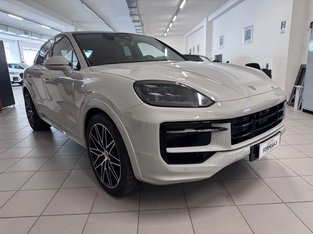 Porsche Cayenne Coupé usata a Messina (2)