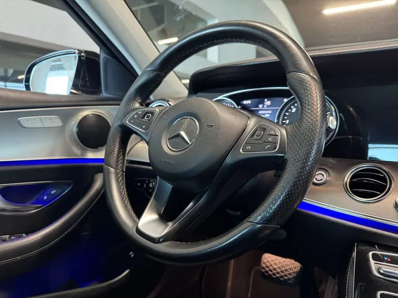 Mercedes-Benz Classe E usata a Messina (14)