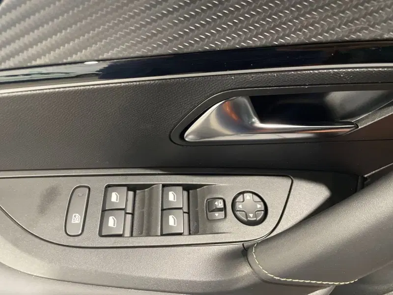 Peugeot 2008 usata a Salerno (13)