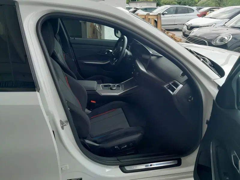 BMW Serie 3 usata a Asti (19)