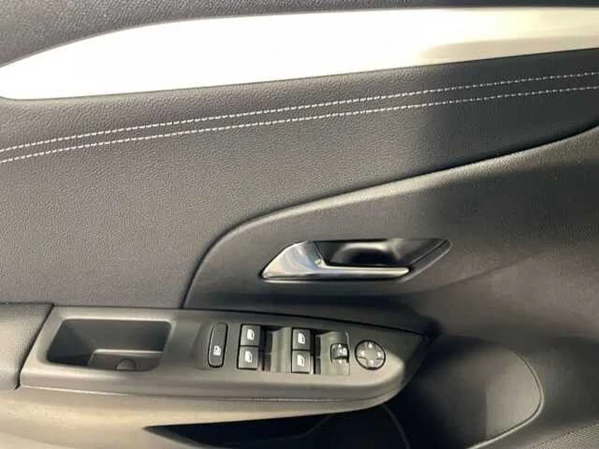 Opel Corsa nuova a Salerno (17)