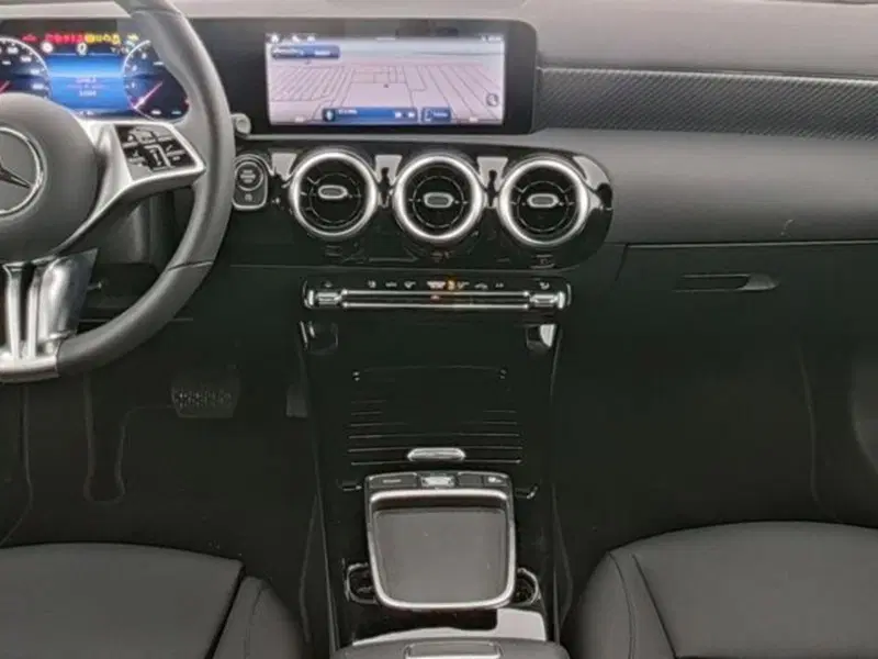 Mercedes-Benz Classe A usata a Milano (7)