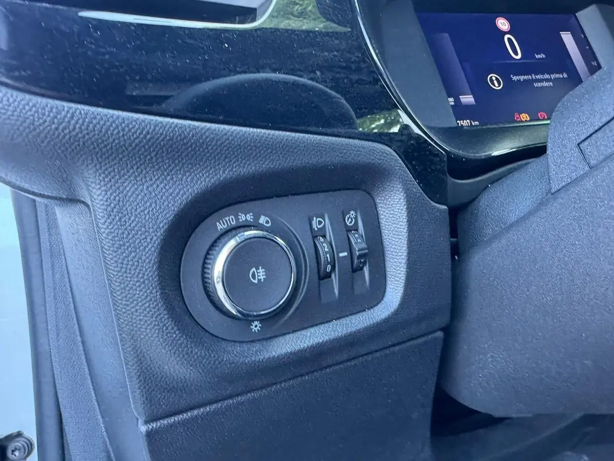 Opel Corsa usata a Salerno (16)