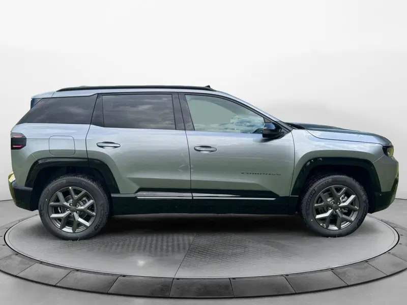 Jeep Compass nuova a Salerno (3)