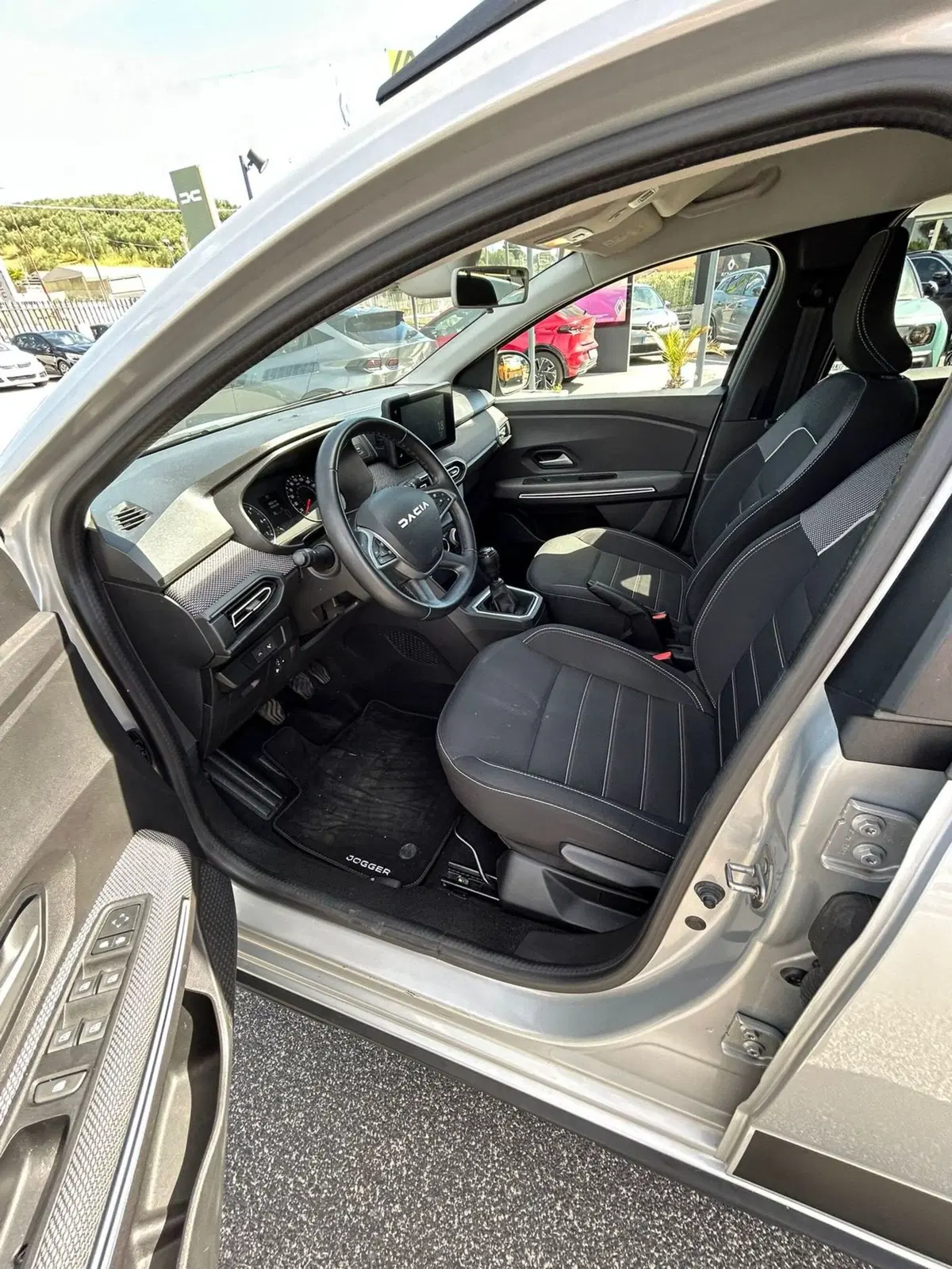 Dacia Jogger usata a Roma (7)