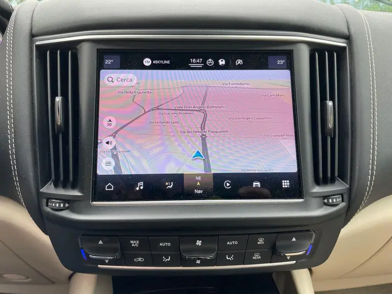 Maserati Levante usata a Ancona (13)