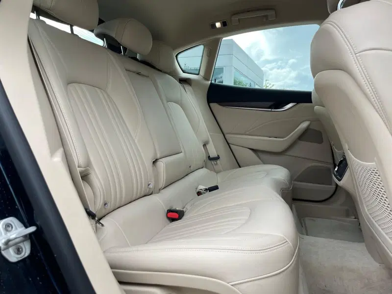 Maserati Levante usata a Ancona (18)
